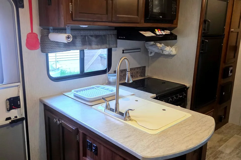 Great Lakes Glampers Heartland Mallard Travel Trailer