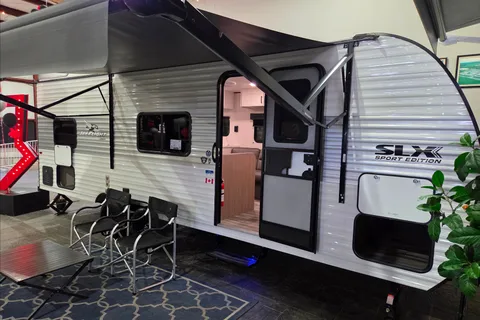 Nate and Katie's Jayco SLX Travel Trailer