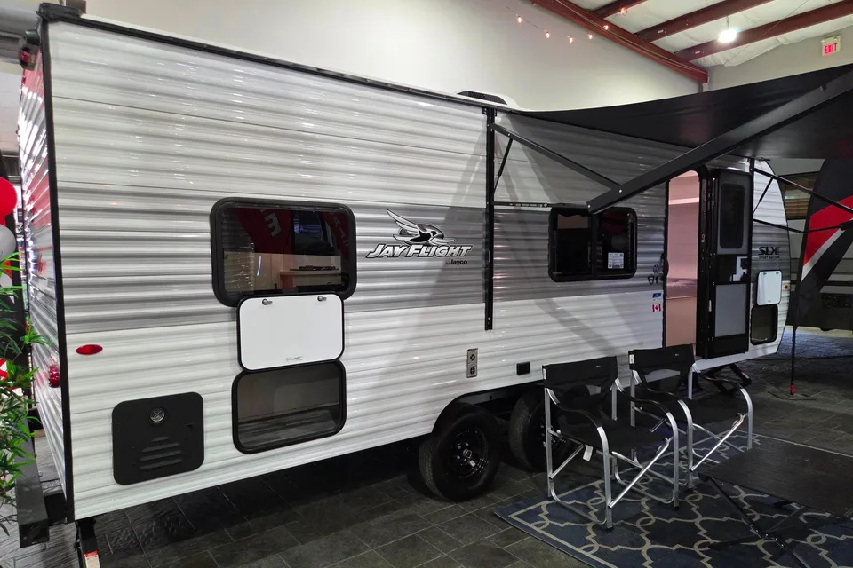 Nate and Katie's Jayco SLX Travel Trailer