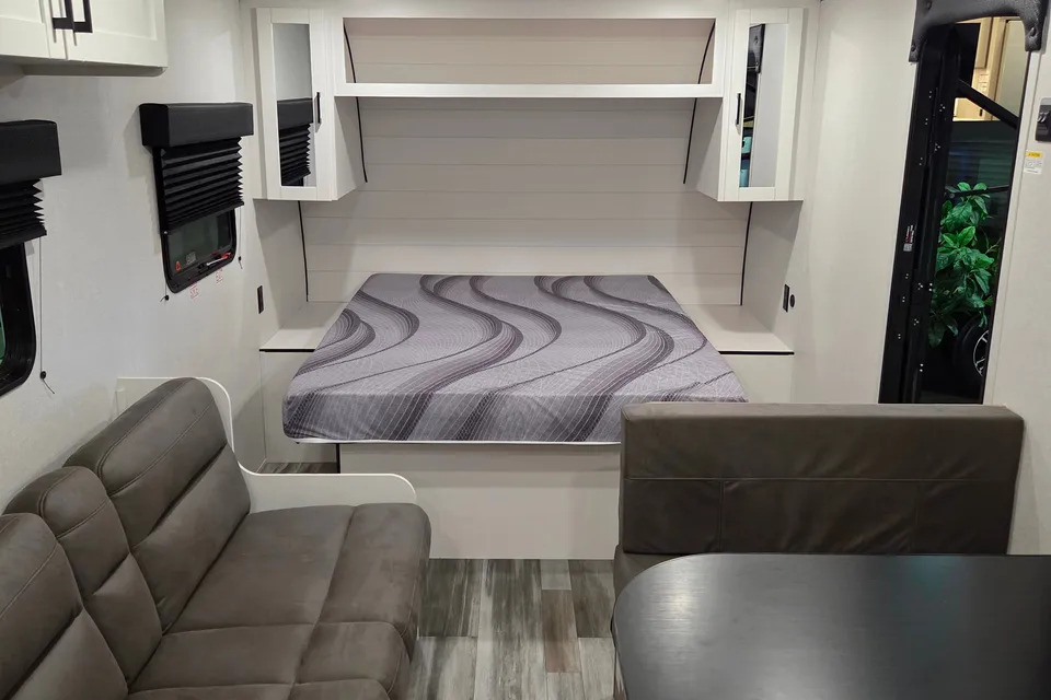 Nate and Katie's Jayco SLX Travel Trailer