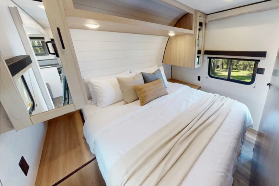A&T's Starcraft 26BHS Travel Trailer