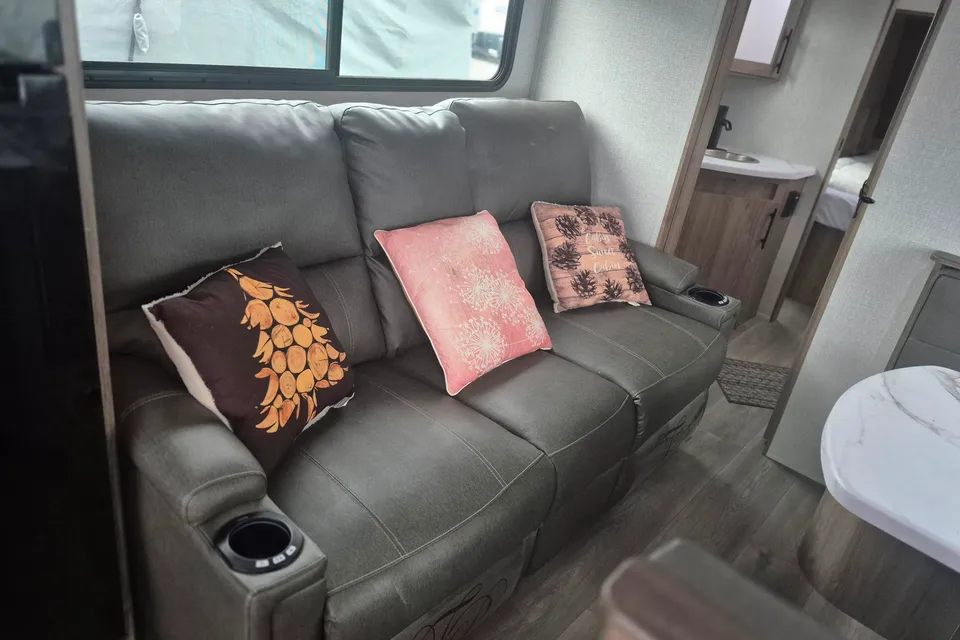 Lisa's Grand Design 23lde Travel Trailer