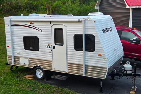 Tony's Gulf Stream Innsbruck Superlite 16bhc Travel Trailer
