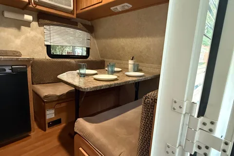 Tony's Gulf Stream Innsbruck Superlite 16bhc Travel Trailer