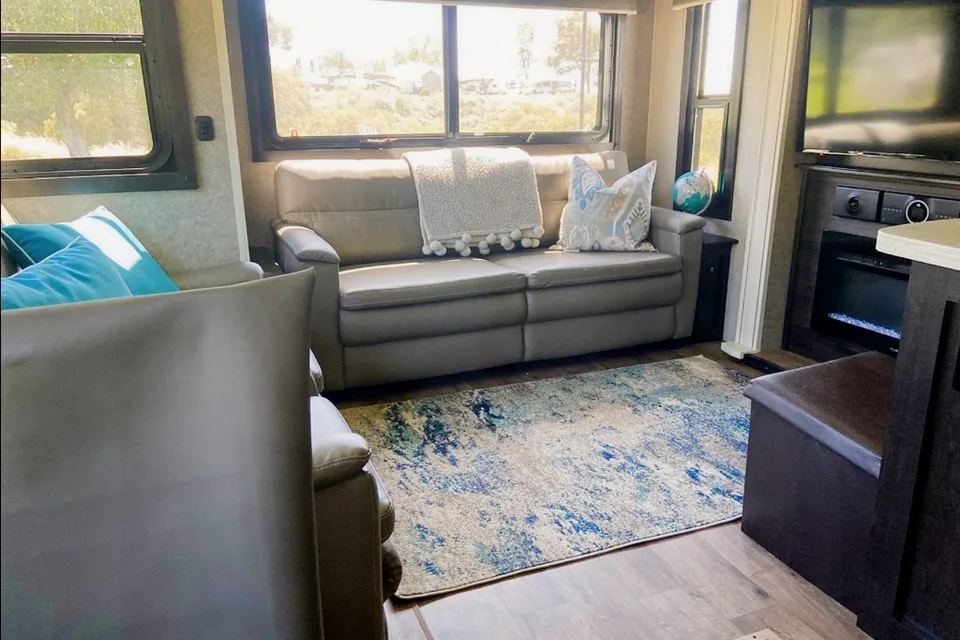 Modern Luxury Trailer for Outdoor Getaway