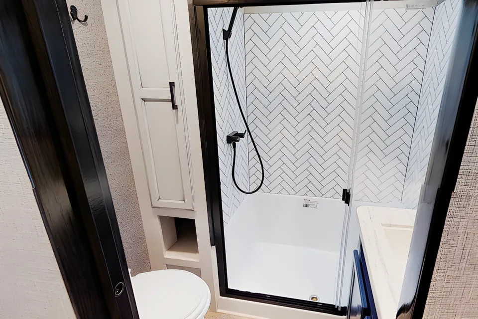 Modern Luxury Trailer for Outdoor Getaway