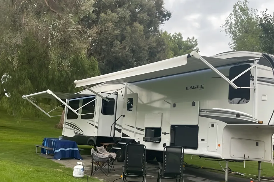 Modern Luxury Trailer for Outdoor Getaway