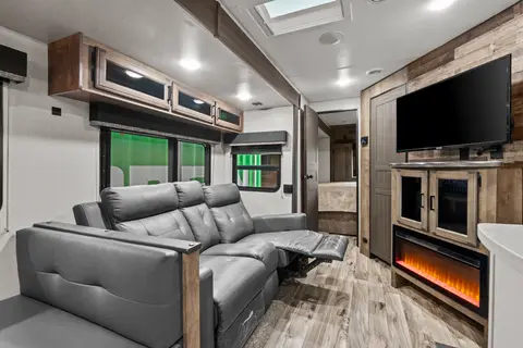 SportTrek Grand Touring Editioni Luxury 343VBH Travel Trailer