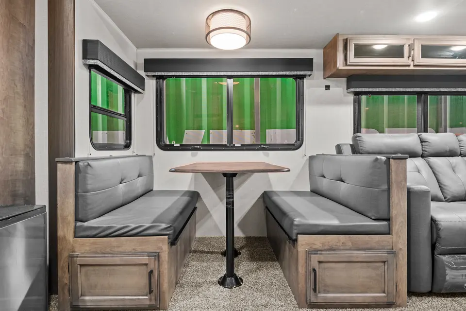 SportTrek Grand Touring Editioni Luxury 343VBH Travel Trailer