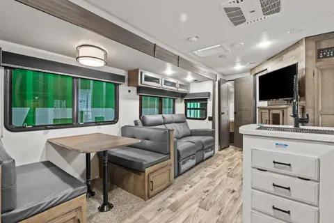 SportTrek Grand Touring Editioni Luxury 343VBH Travel Trailer