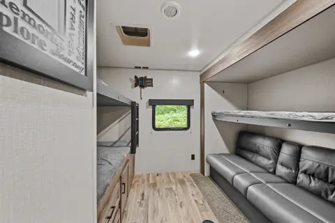 SportTrek Grand Touring Editioni Luxury 343VBH Travel Trailer