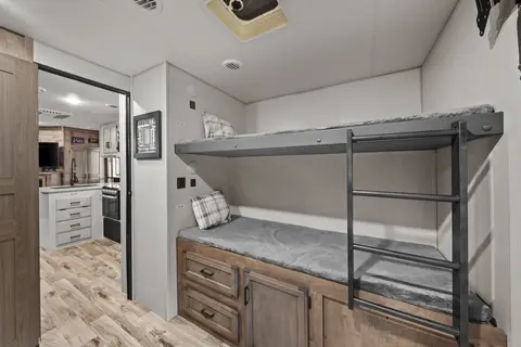 SportTrek Grand Touring Editioni Luxury 343VBH Travel Trailer