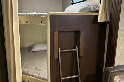 Halfmoon Woods Cabin on Wheels