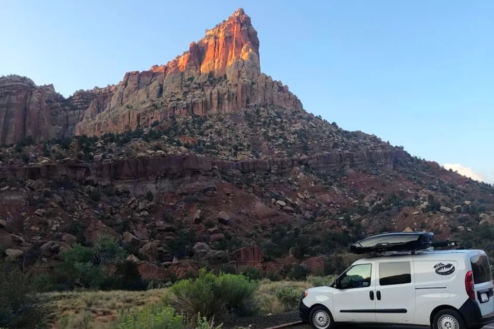Phenomenal Camper Van! Fully Stocked & Cozy Adventures with "Silver Fox"