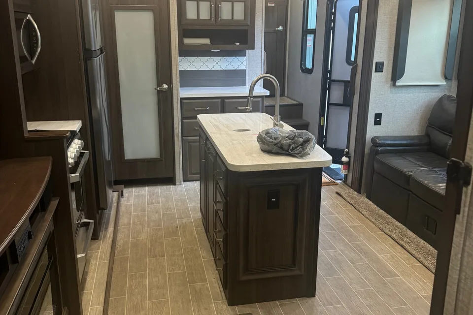 Matt's Keystone Avalanche Fifth Wheel