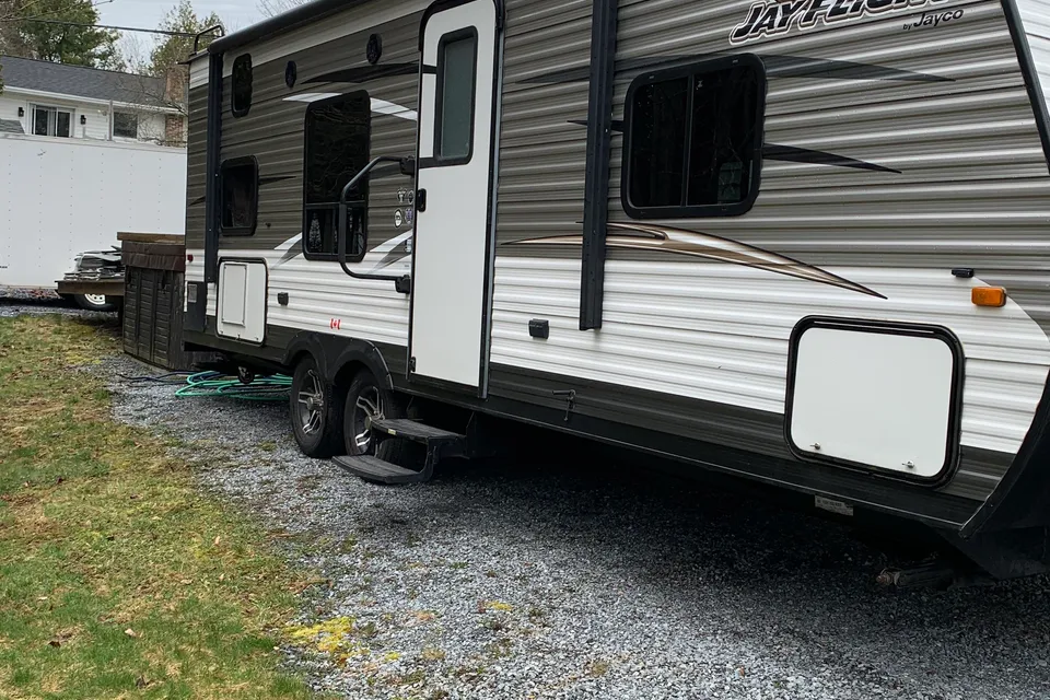 Rhett's Jayco Jay flight elite 26BH Travel Trailer