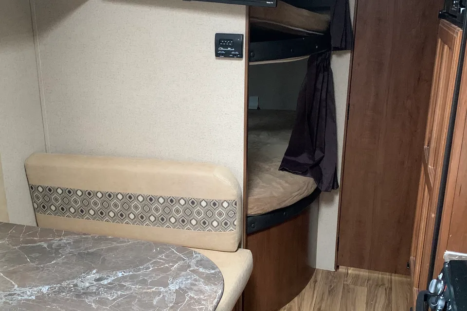 Rhett's Jayco Jay flight elite 26BH Travel Trailer