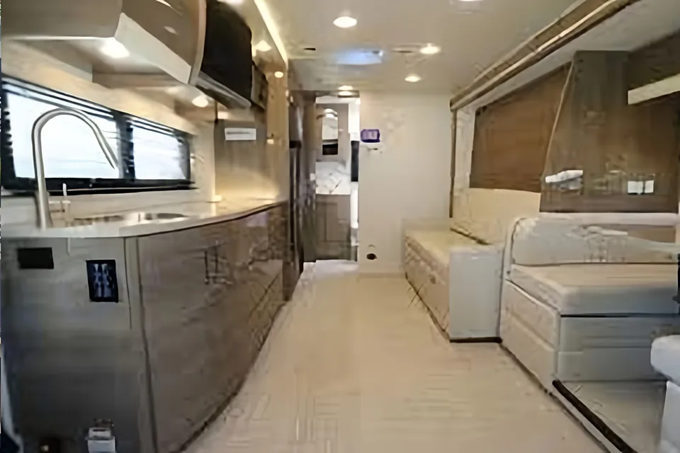 Luxury 2022 Mercedes Jayco Melbourne Prestige (Pet Friendly) WiFi, Exclusive Features