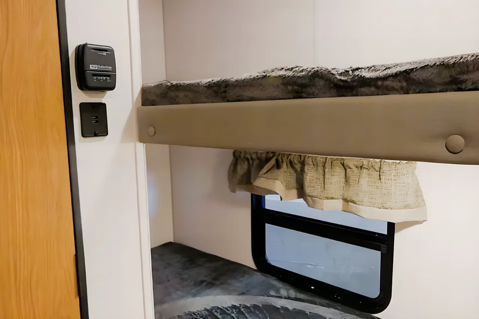 Stephanie Avenger Primetime avenger LT Roulotte