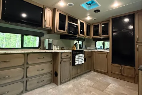 Gordon's Grand Design 28MKS Travel Trailer