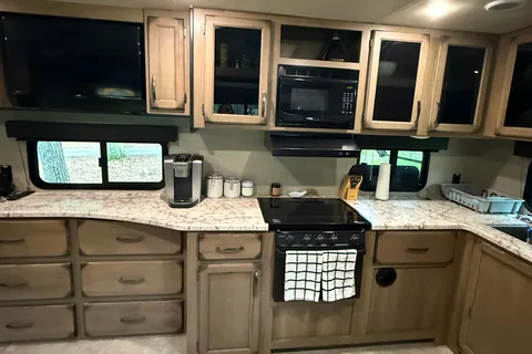 Gordon's Grand Design 28MKS Travel Trailer