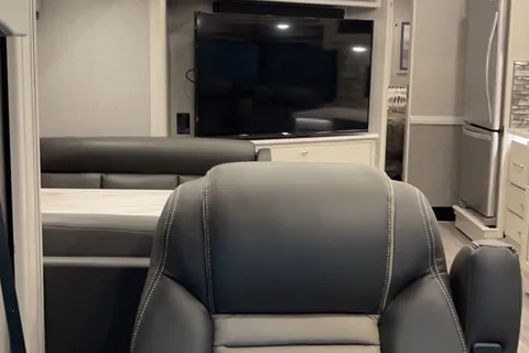 Holiday Rambler Nautica!