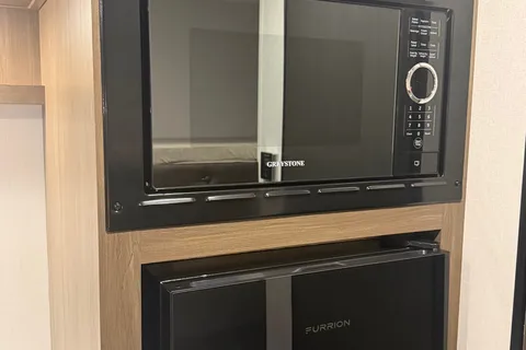 Brand New 2027 21ft Forest River Camper