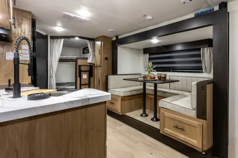 J4 2025 "Serenity Cruiser"