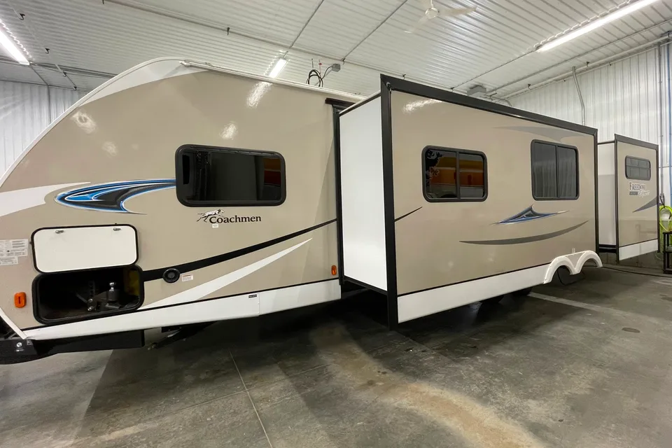 Matthews’ Coachmen Freedom Express Travel Trailer