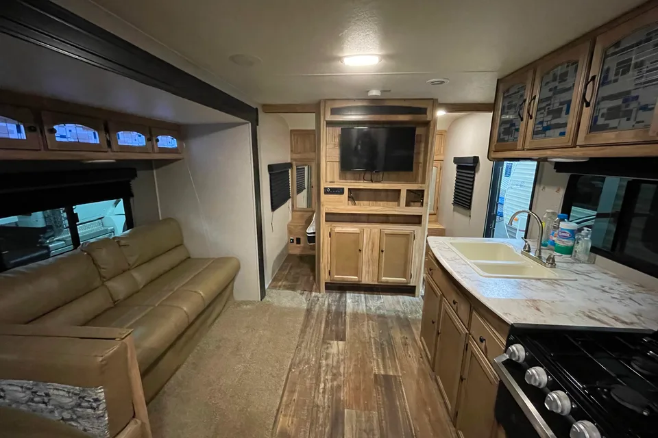 Matthews’ Coachmen Freedom Express Travel Trailer
