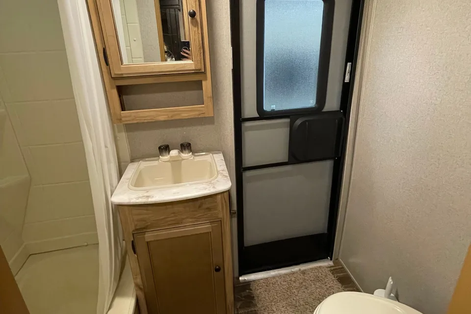 Matthews’ Coachmen Freedom Express Travel Trailer