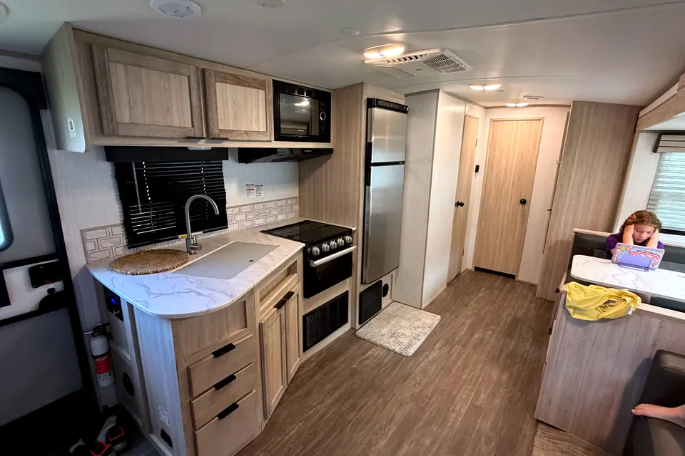 Shadow Cruiser 2 Private Bedrooms 280QBS! King Bed- Sleeps 10