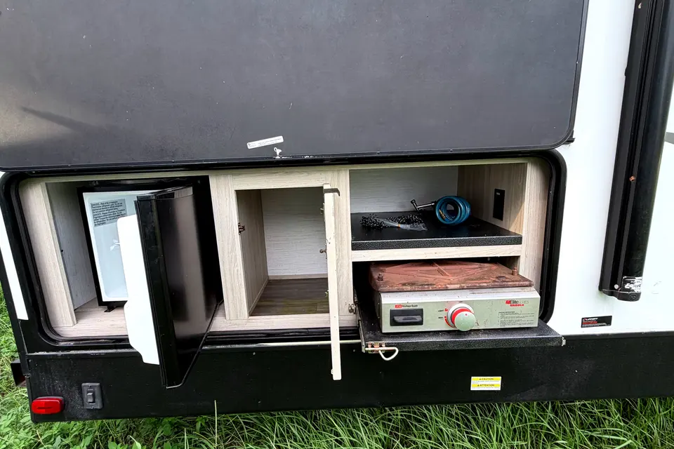 Shadow Cruiser 2 Private Bedrooms 280QBS! King Bed- Sleeps 10