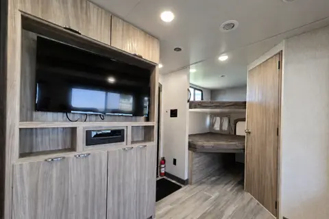 Luxury Camping Made Easy | Winnebago 2801BHS