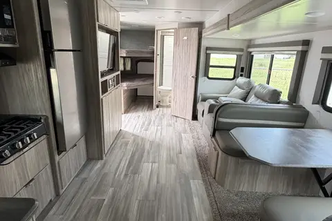 Luxury Camping Made Easy | Winnebago 2801BHS