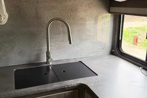 Luxury Camping Made Easy | Winnebago 2801BHS