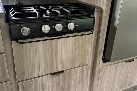 Luxury Camping Made Easy | Winnebago 2801BHS