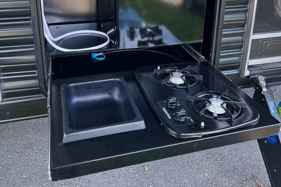 Grey Wolf 27RR (Rear Ramp) Toy Hauler
