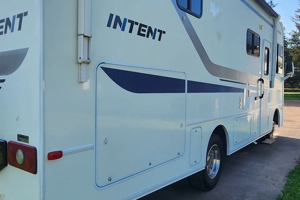 Bryan's Winnebago Intent Class A