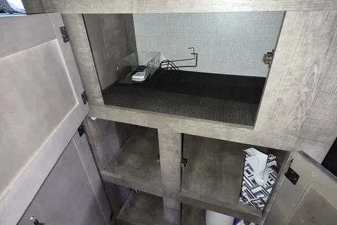 Venture Sonic x 211vdbx Travel Trailer