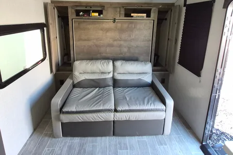 Venture Sonic x 211vdbx Travel Trailer