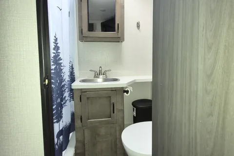 Venture Sonic x 211vdbx Travel Trailer