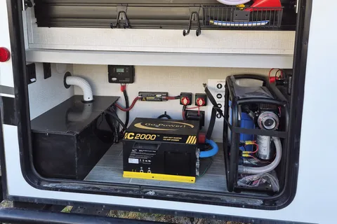 Venture Sonic x 211vdbx Travel Trailer