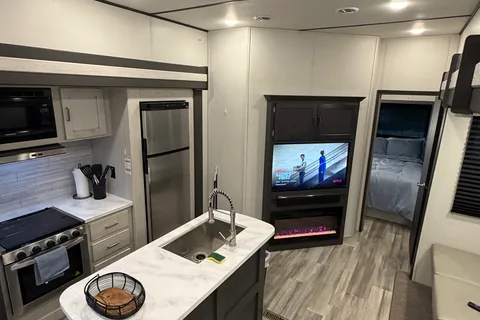 Goodtimes RV Keystone Sprinter Fifth Wheel