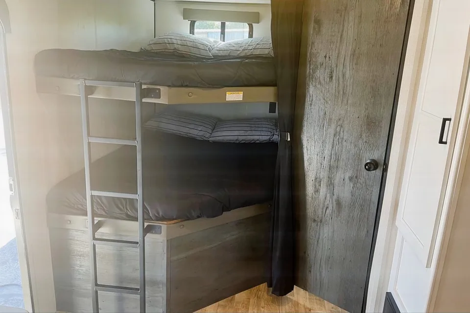 Goyan keystone 250bh Keystone Travel Trailer