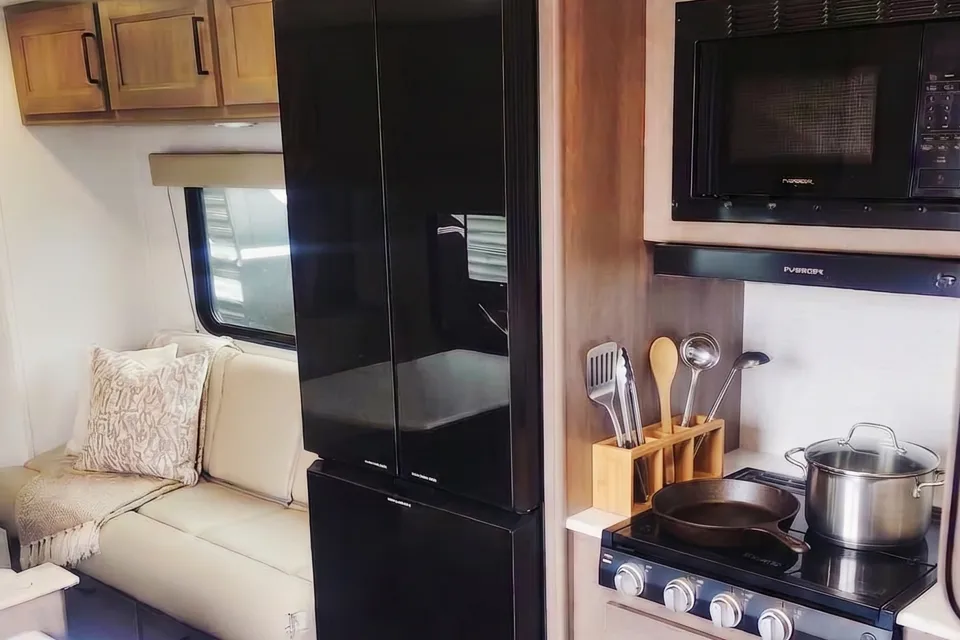 Anna's Brand New 2025 Grand Design Transcend xplor 24bhx Travel Trailer