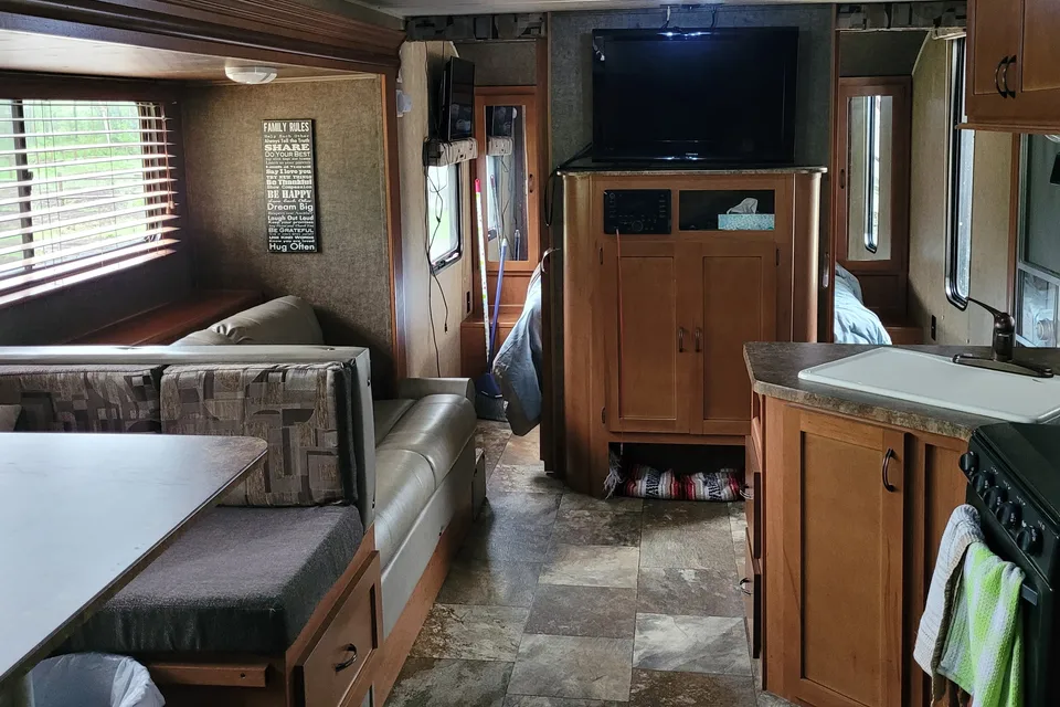 GREY WOLF 26DBH BUNKHOUSE