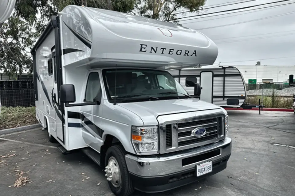 Adventure Entegra Coach Odyssey *BM-Festival Friendly*
