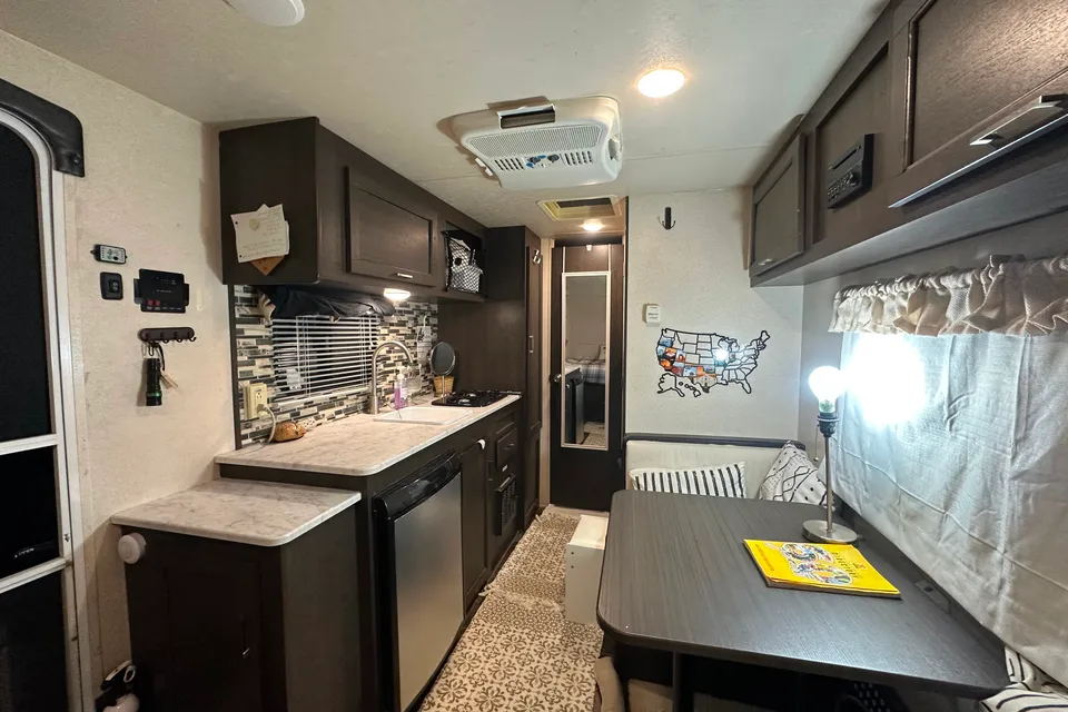 Muhanad's  Forest River  EVO Floorplan: 177BH  Travel Trailer