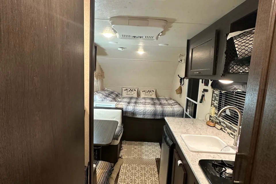 Muhanad's  Forest River  EVO Floorplan: 177BH  Travel Trailer
